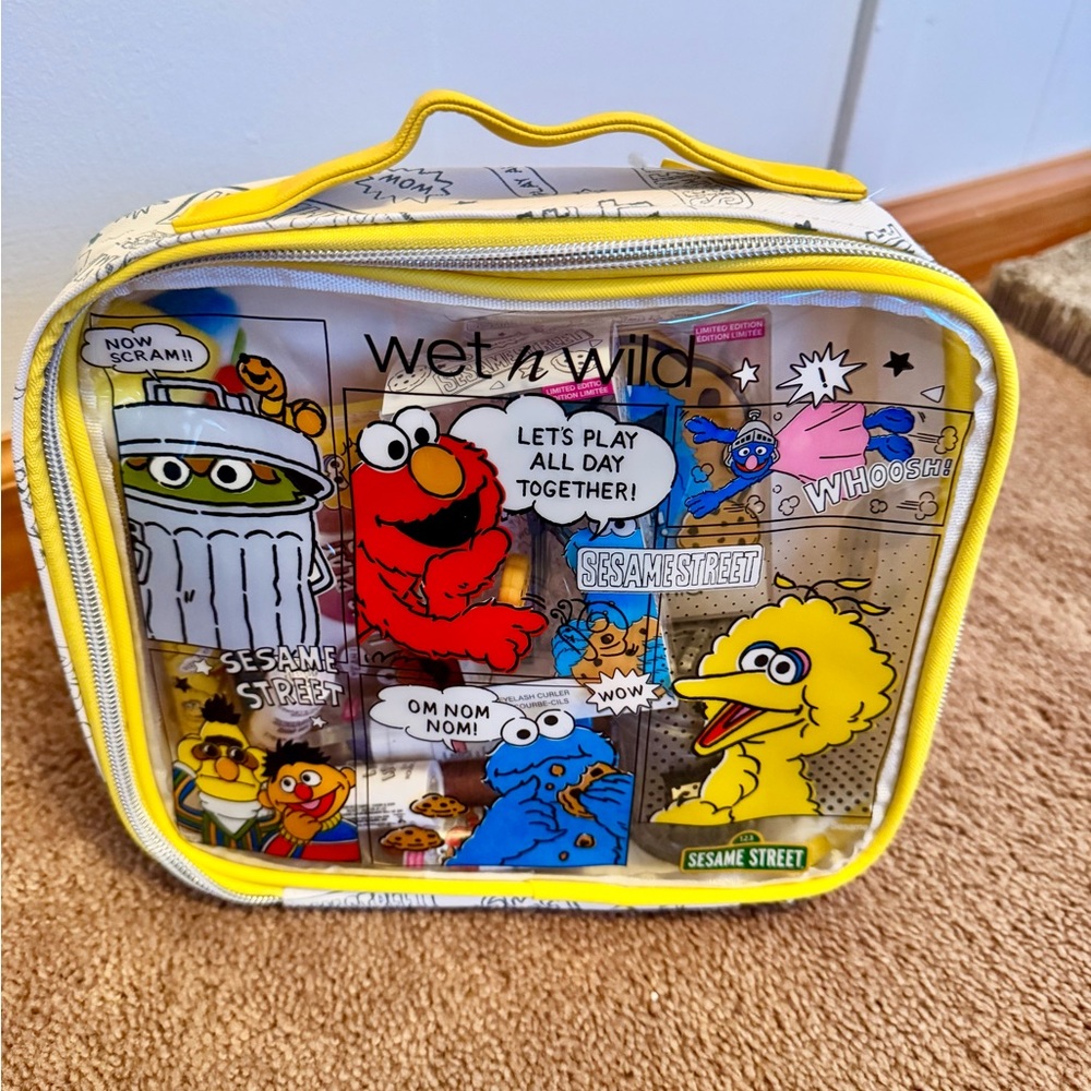 Wet n Wild x Sesame Street Makeup and Cosmetic Bag - Picture 3 of 4